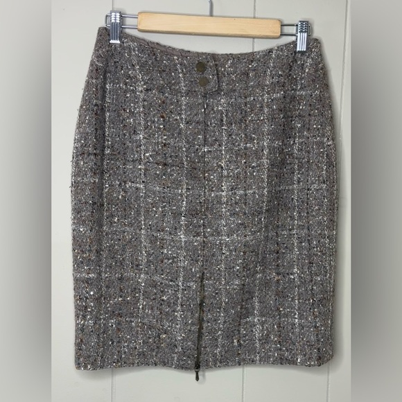 Chanel Wool Tweed Blend VTG Rear Zip Silk Lined Skirt EU 40 US 6/8 - Picture 13 of 14